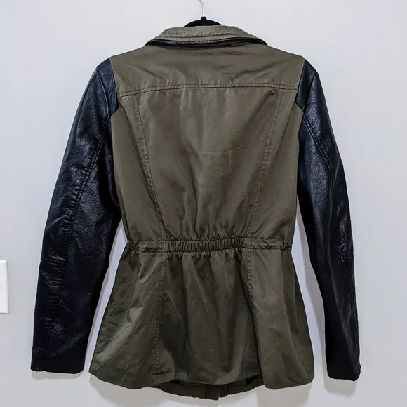 Utility Jacket - Picture 2 of 6